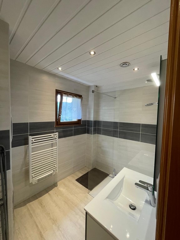 Salle de bain à l'étage